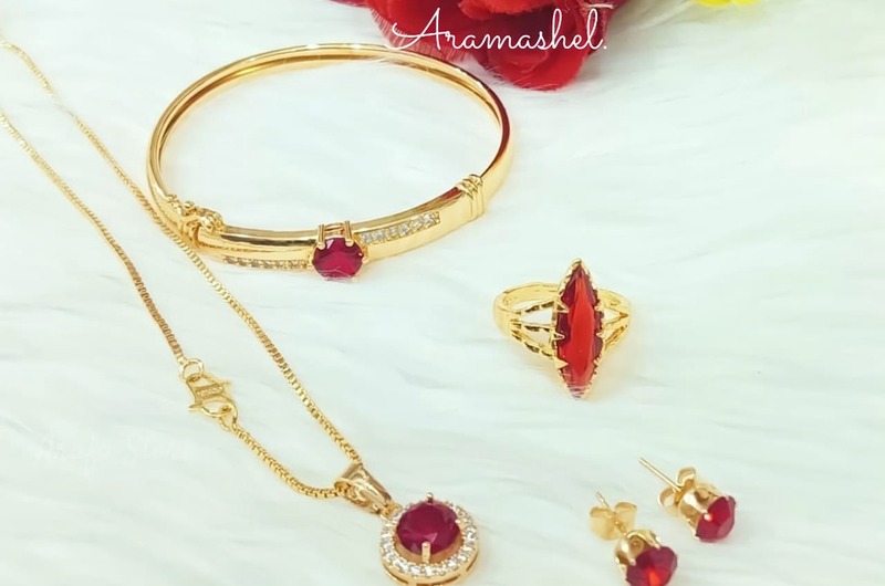 Perhiasan Emas 24K 500 Gram